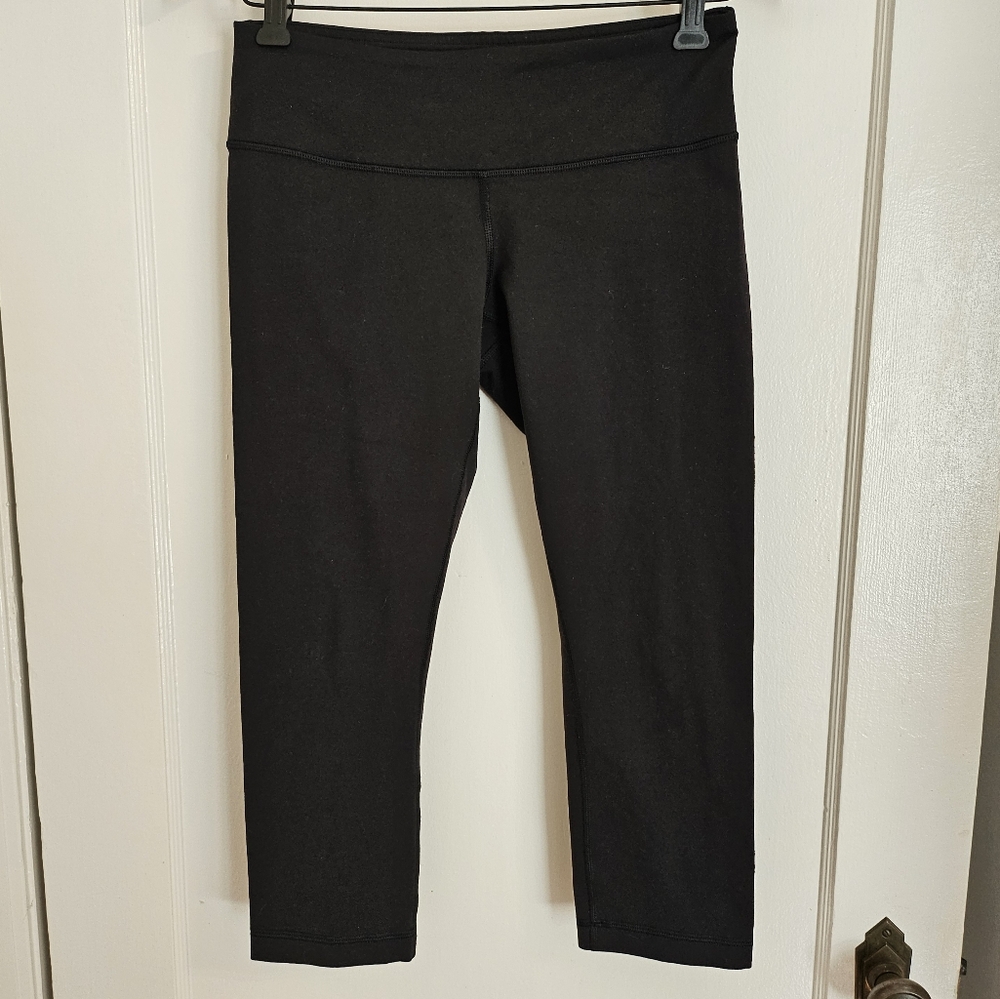 💜 Lululemon sz6 Wunder Under Crop 21" in black - Picture 2 of 10